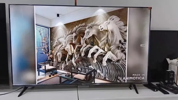 Google-Powered Brilliance in 50” Qled · Photo 1