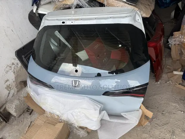 HRV 2023 2024 2025 2026 Boot/Tailgate · Photo 1