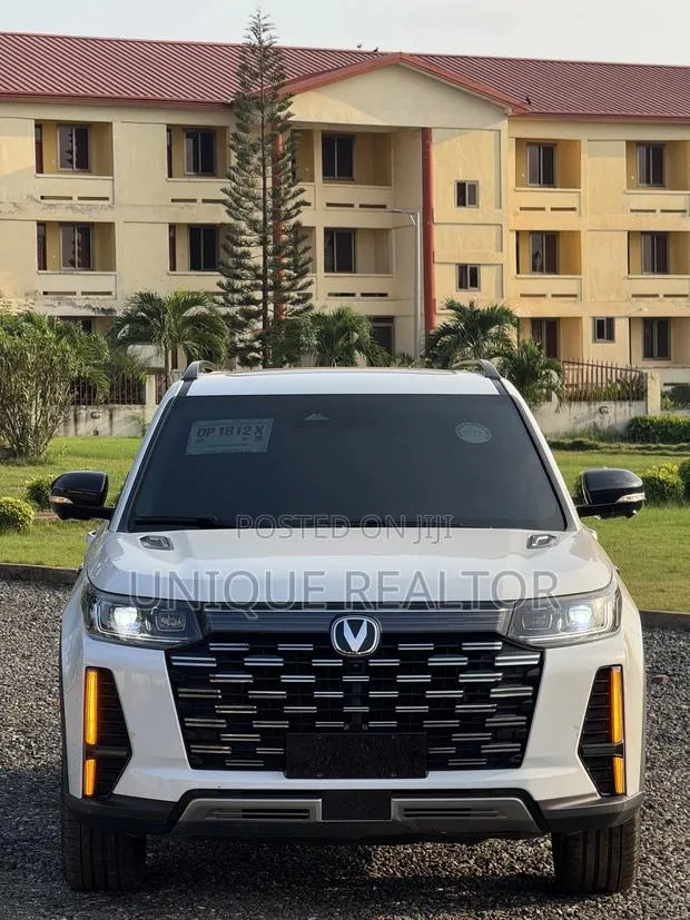 Changan CS95 2023 White · Photo 1
