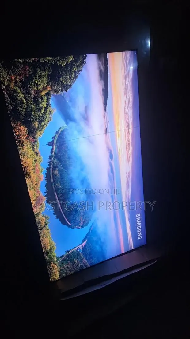 Samsung 65 Inches TV · Photo 4