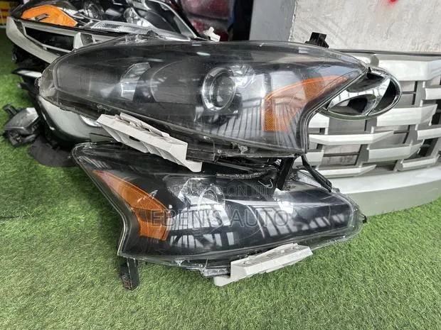 Headlights for Altima 2013-2015 Model · Photo 1