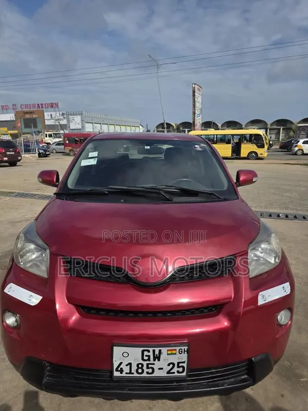 Scion xD Base 2009 Red · Photo 1