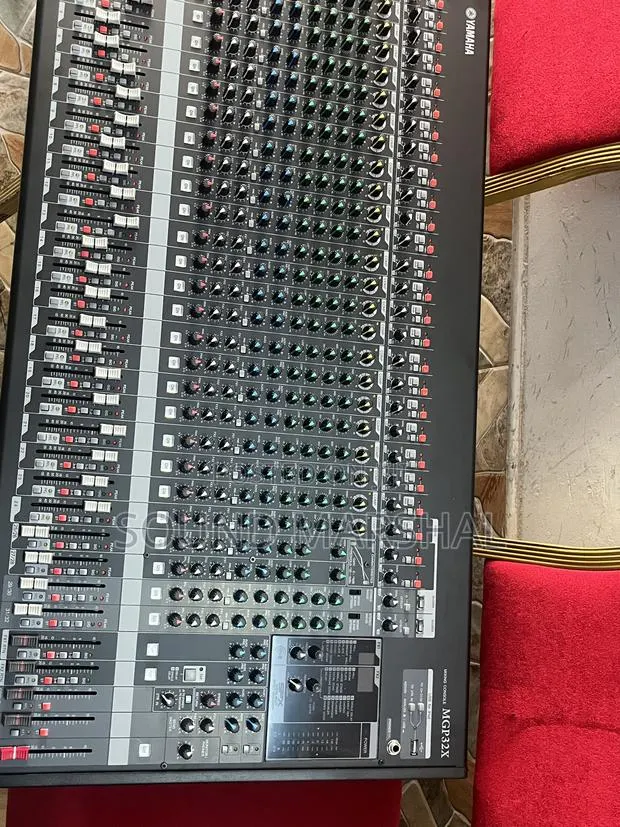 Yamaha MGP32X 32 Channel Mixer · Photo 1