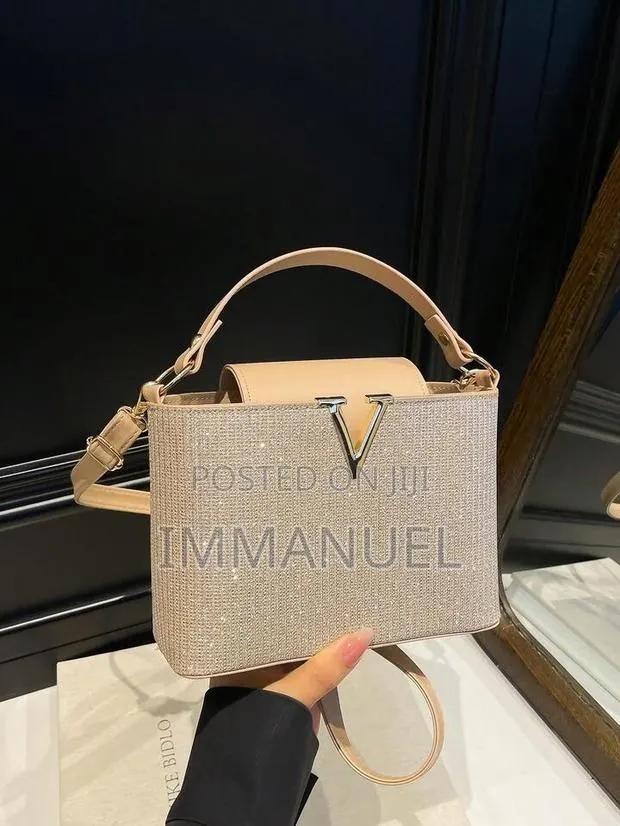 Women’s Consumer Bag · Photo 1