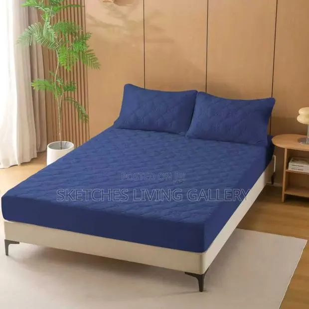 Luxury Comfort Bedcover Set. · Photo 1