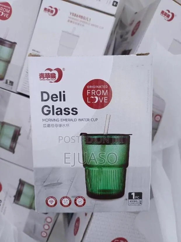 Glass Cup With Cover With Glass Straw · Photo 1