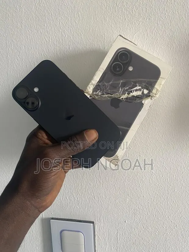 Apple iPhone 16 128 GB Black · Photo 1