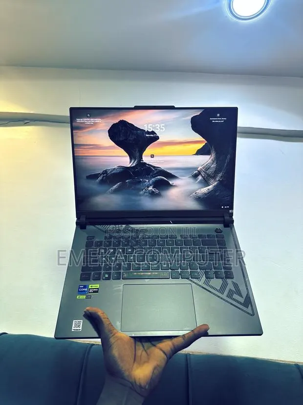 Laptop Asus ROG Strix G16 G614 16GB Intel Core i7 SSD 1T · Photo 1