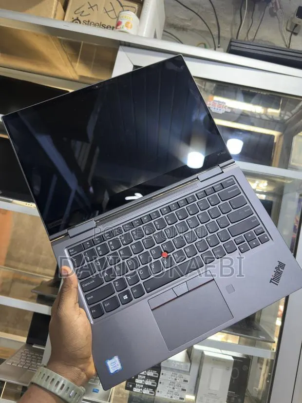 Laptop Lenovo ThinkPad X1 Yoga 8GB Intel Core i5 SSD 256GB · Photo 1