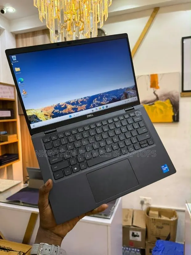 Laptop Dell Latitude 7420 8GB Intel Core i5 SSD 256GB · Photo 1