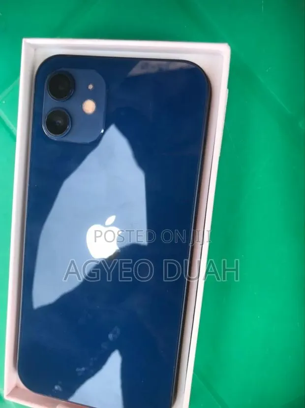 Apple iPhone 12 64 GB Blue · Photo 1