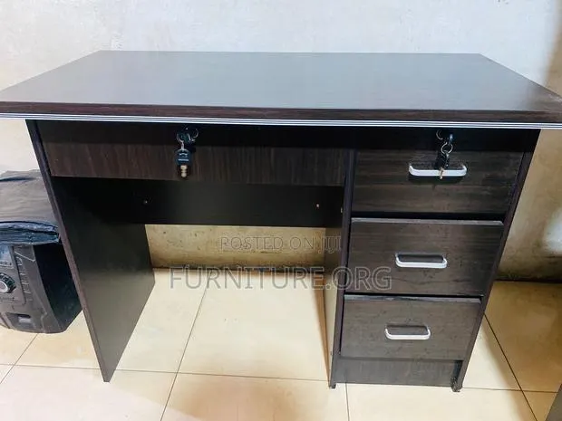 Office Desk · Photo 1