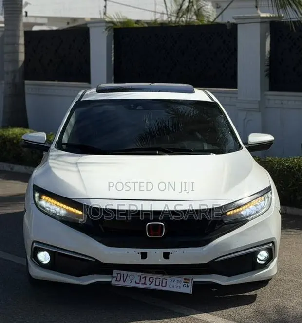 Honda Civic Touring Coupe 2018 White · Photo 1