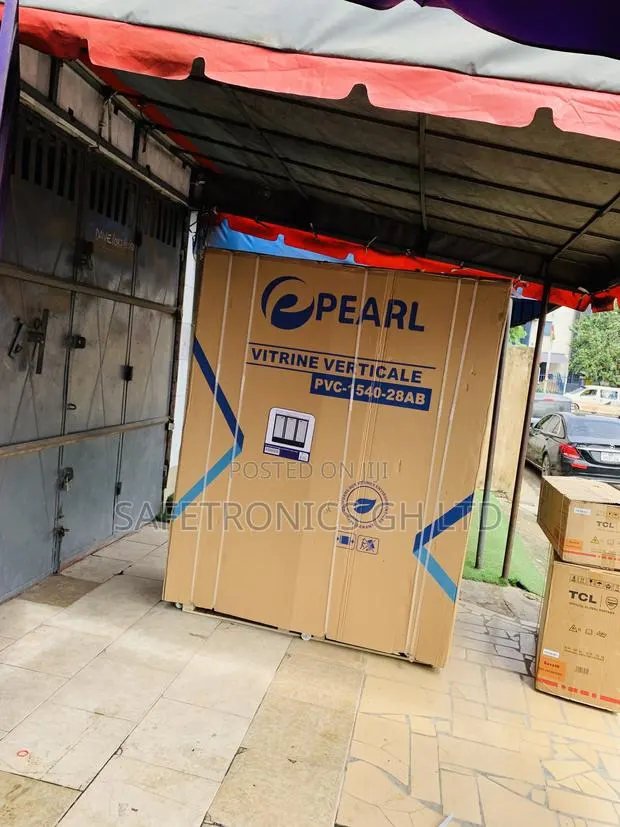 Choose Pearl PVC-1540-28ab Three-Door Glass Display Fridge · Photo 1