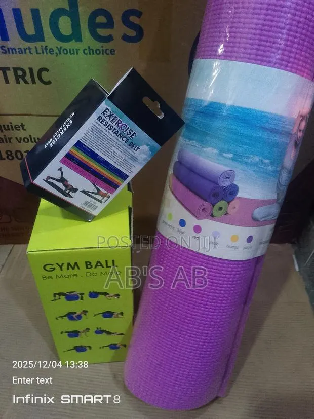 Gym Ball, Yoga Mat With Belt · Photo 1