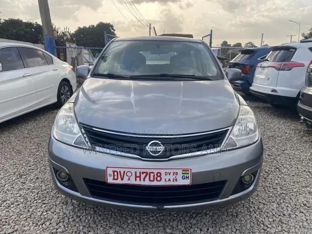 Nissan Versa 1.6 SV Sedan 2012 Gray · Photo 1