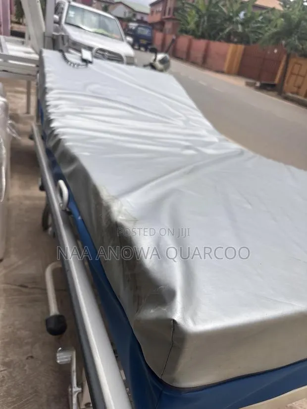 German Hospital Bed · Photo 1