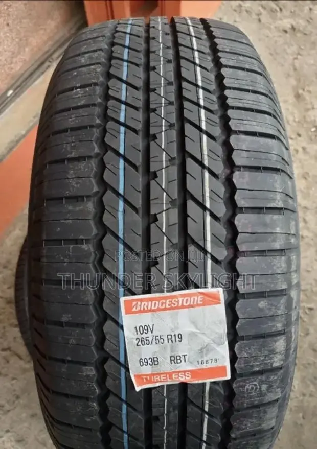 265/55r19 Bridgestone Dueler a/T D693 109v Tyre · Photo 1