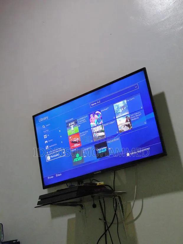 PlayStation 4 · Photo 1