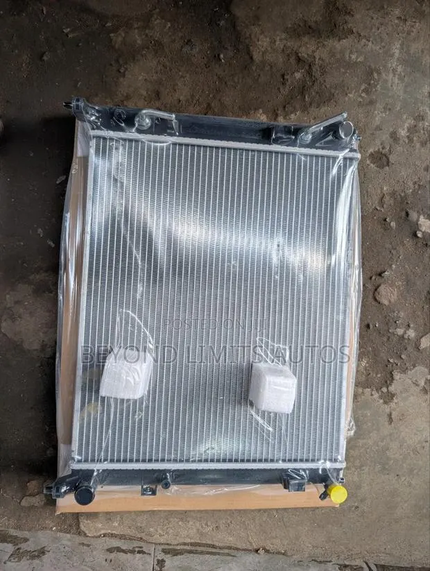 Nissan Versa 2012,2013,2014,2015 Radiator / Water Tank · Photo 1