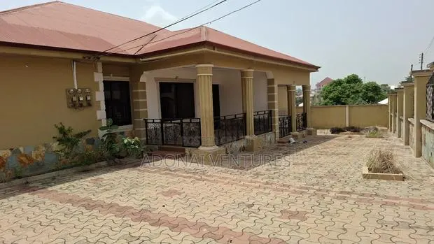 6bdrm House in Sokoban Asaago, Kumasi Metropolitan for rent · Photo 1