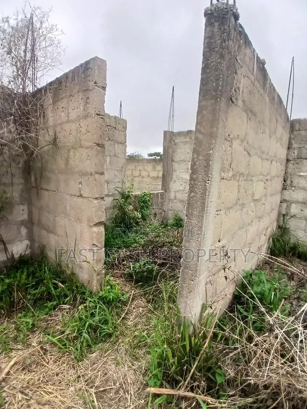 2 Flats Uncompleted House for Sale · Photo 1