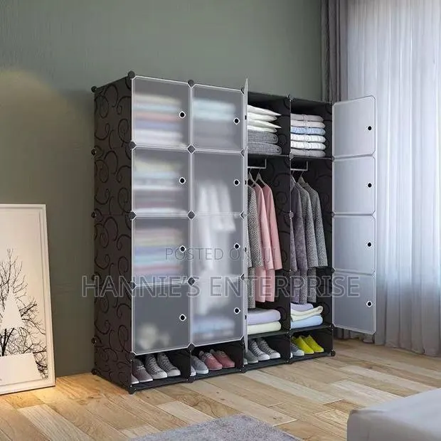 16 Cubes Plastic Wardrobe · Photo 1