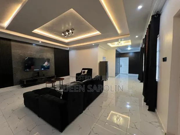 Short Stays and Airbnb · Photo 1