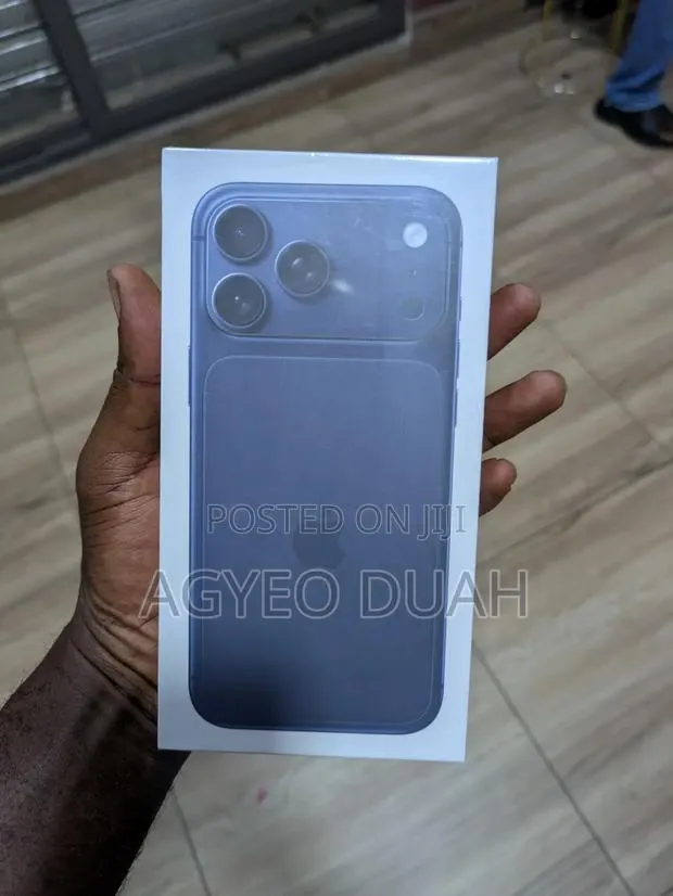 New Apple iPhone 17 Pro Max 256 GB Blue · Photo 1