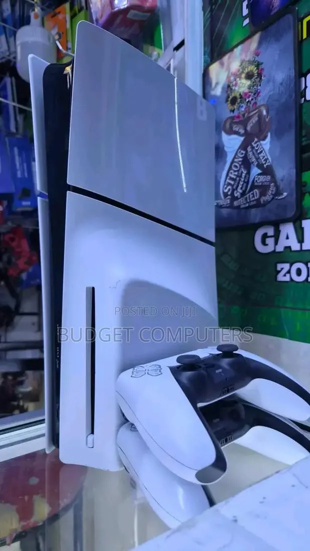 2tb Drive / 18games Installed · Photo 1