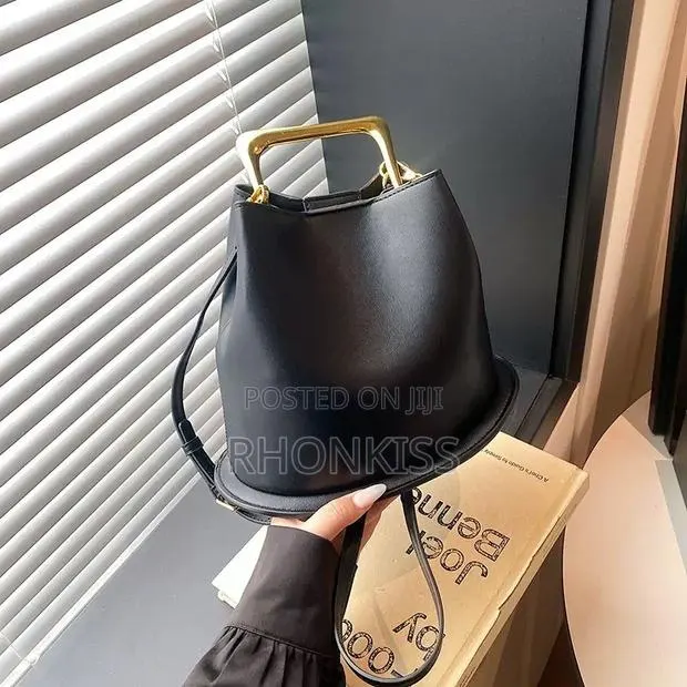 Quality Leather Hand Bag · Photo 1