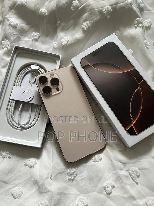 Apple iPhone 16 Pro Max 256 GB Gold · Photo 1