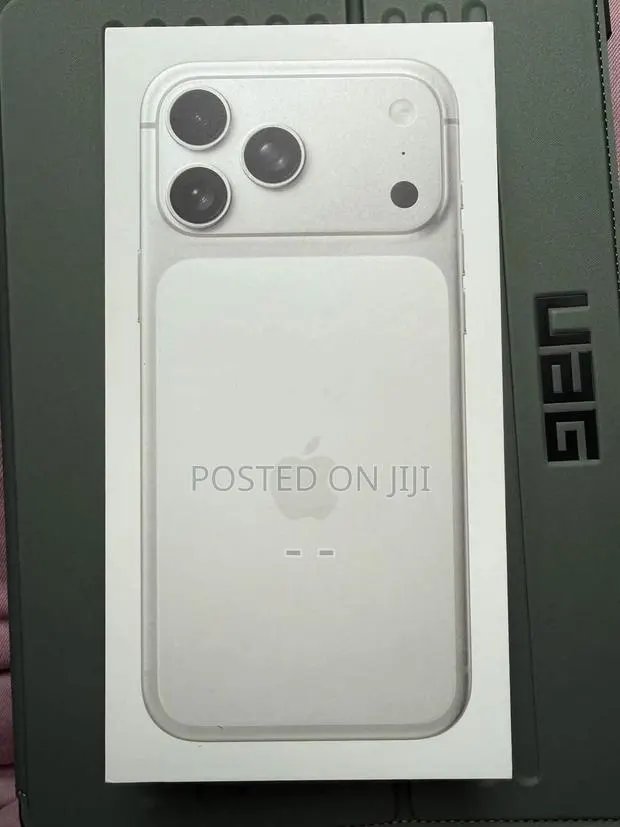 New Apple iPhone 17 Pro Max 256 GB Silver · Photo 1