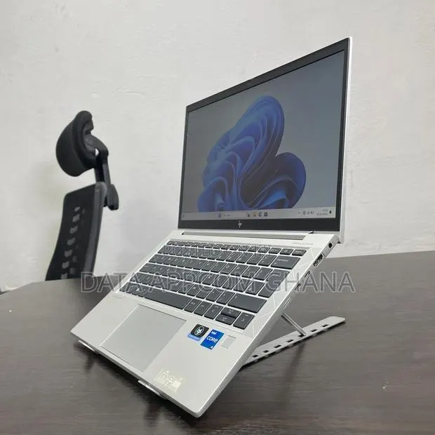 Laptop HP EliteBook 830 G8 8GB Intel Core i5 SSD 256GB · Photo 1