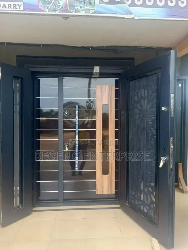 Exclusive Design Rock Security Door · Photo 1