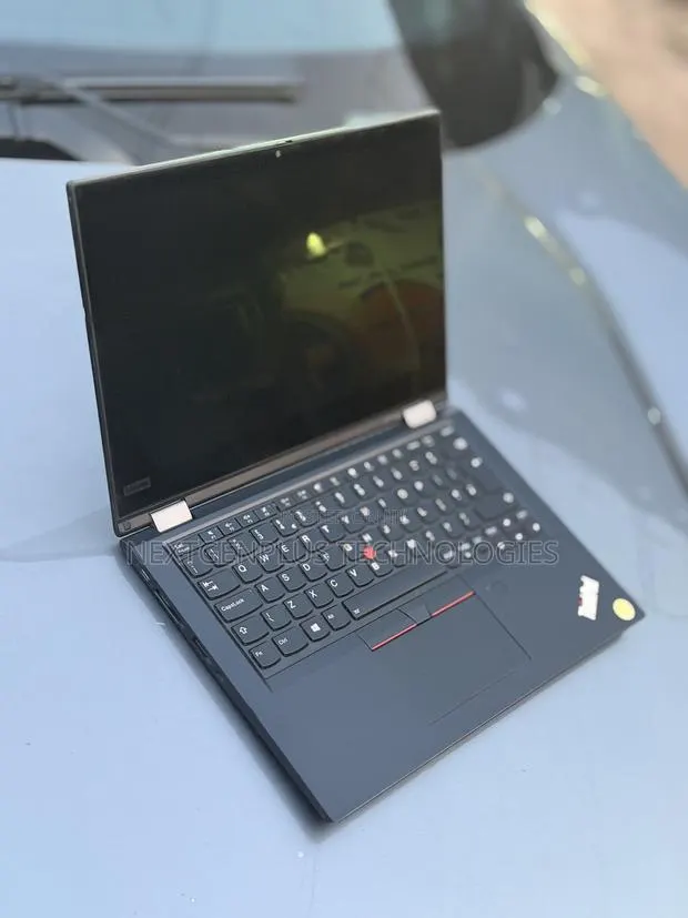 Laptop Lenovo ThinkPad Yoga 16GB Intel Core i5 SSD 256GB · Photo 1