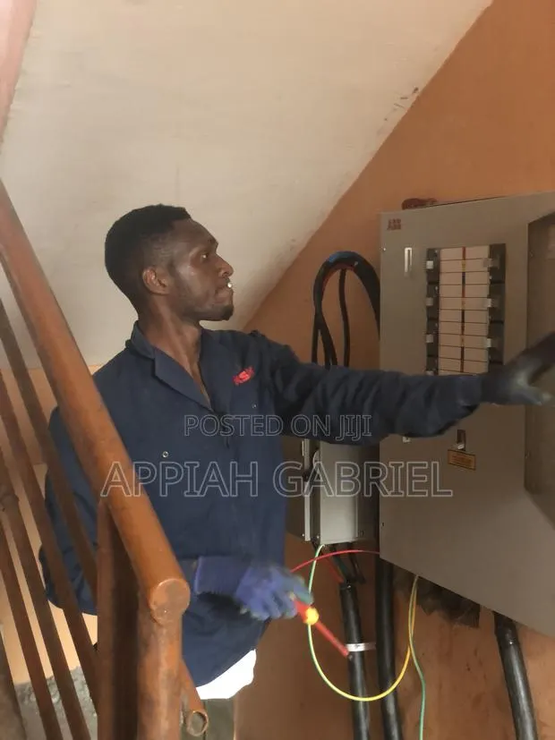Electrician · Photo 1