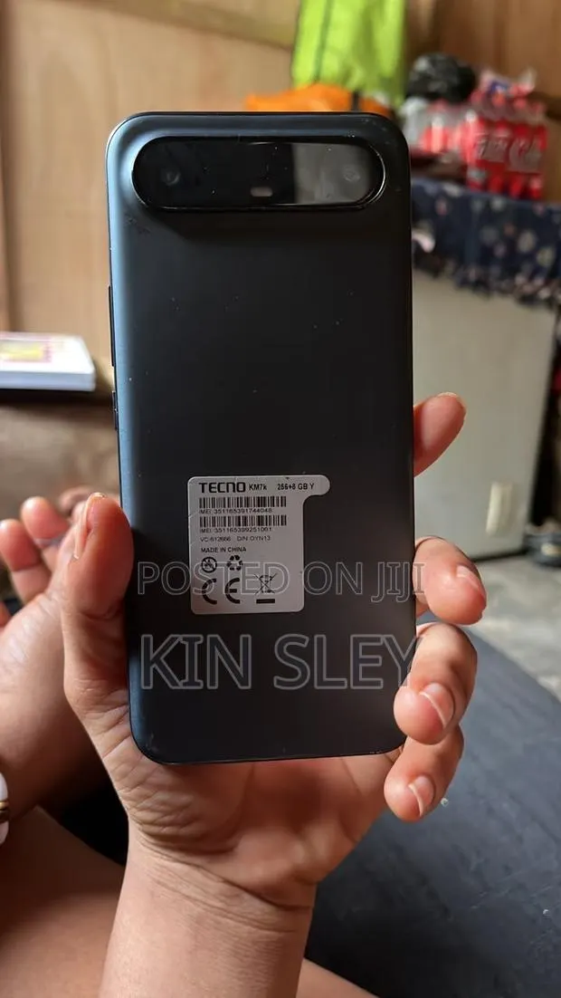Tecno Spark Slim 256 GB Blue · Photo 1