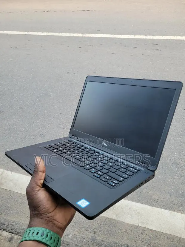 Laptop Dell Latitude 14 5480 8GB Intel Core i7 SSD 256GB · Photo 1