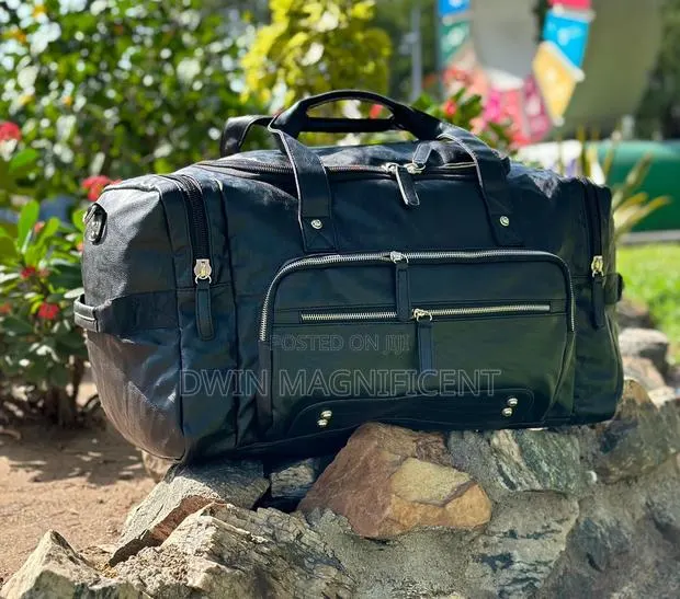 Quality Leather Traveling Bag · Photo 1