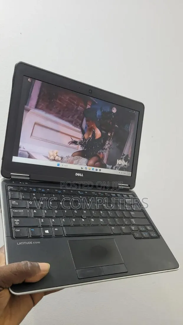 Laptop Dell Latitude E7240 8GB Intel Core i7 SSD 512GB · Photo 1