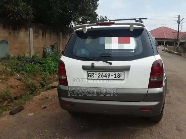 SsangYong Rexton 2005 White · Photo 1