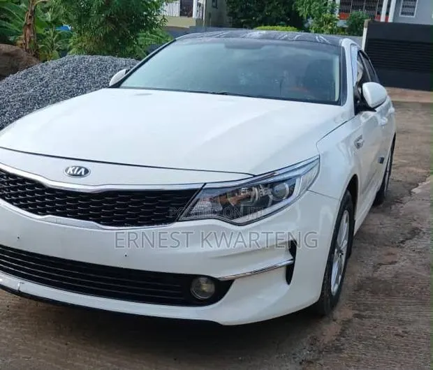 Kia K5 2018 White · Photo 1