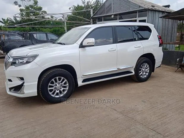 Luxury Car Are for Rent · Photo 1