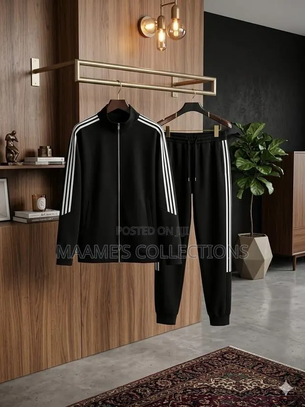 Unisex Design Tracksuit Top and Down Set · Photo 1