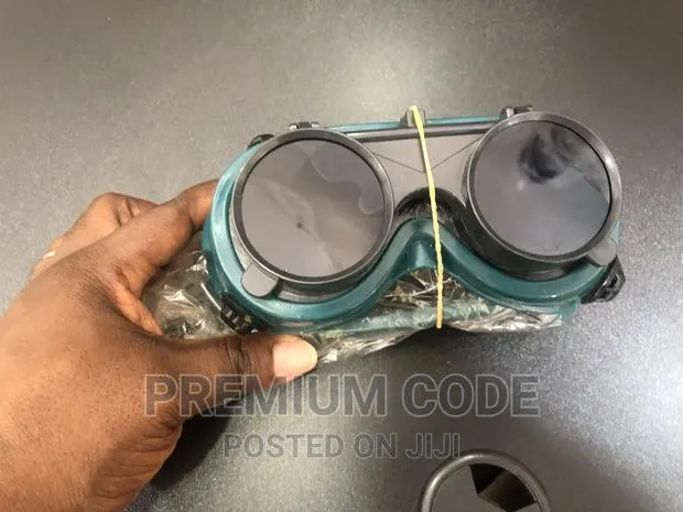Welding Googles, 2 In 1 Black And White · Photo 1