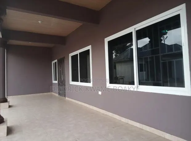 5bdrm House in Brother K Estate, Kumasi Metropolitan for rent · Photo 1