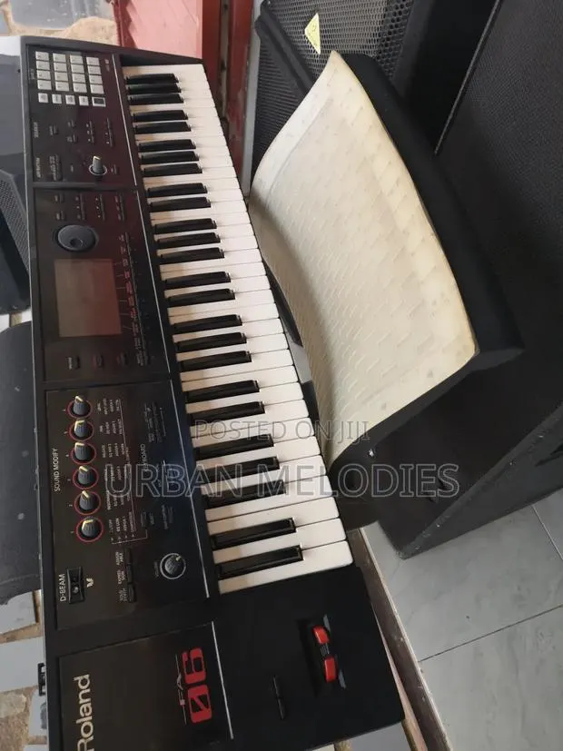 Roland FA-06 Music Workstation Keyboard · Photo 3