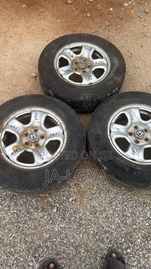 American Used HONDA CRV Tires · Photo 1