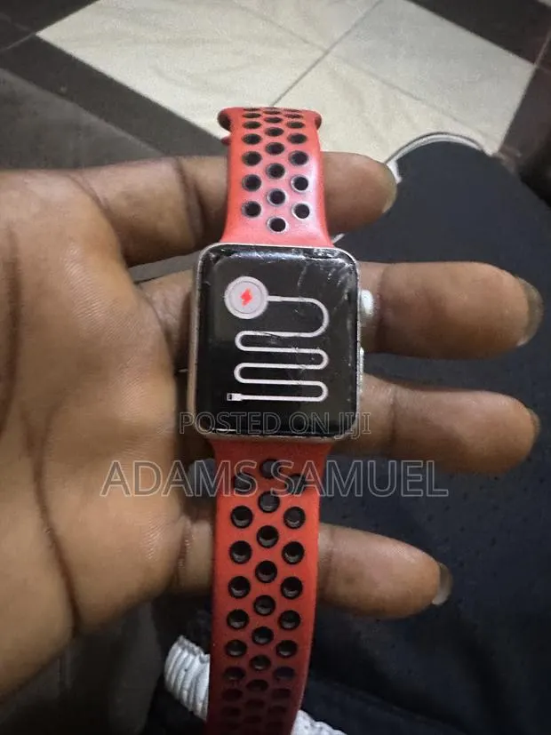 Apple Series 3 38mm · Photo 1